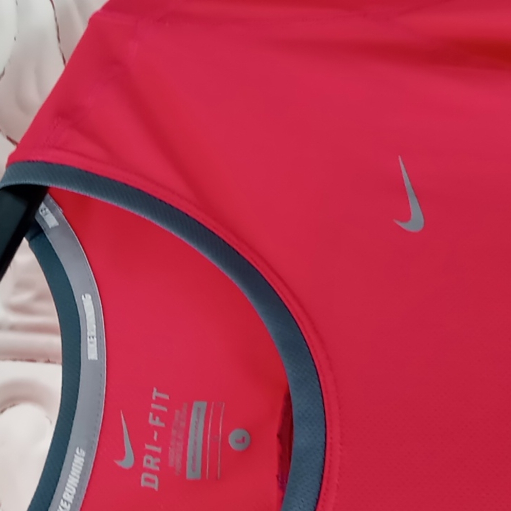 2 Pc Nike Bundle! - image 8